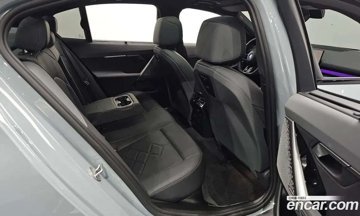BMW 5 серия 2025 2.0 автомат (гидро), фото 15