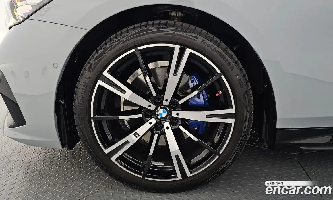 BMW 5 серия 2025 2.0 автомат (гидро), фото 4