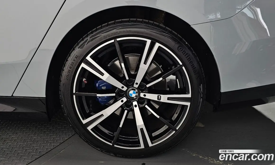 BMW 5 серия 2025 2.0 автомат (гидро), фото 6