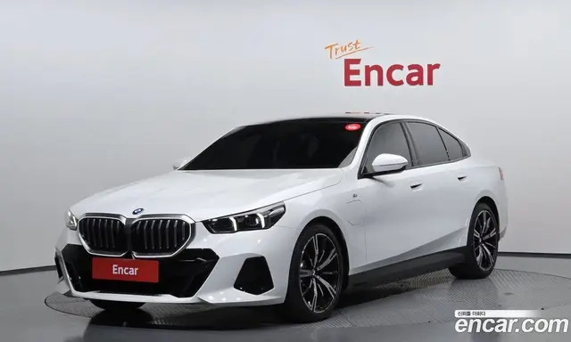 BMW 5 серия, 2025, 8 507 км