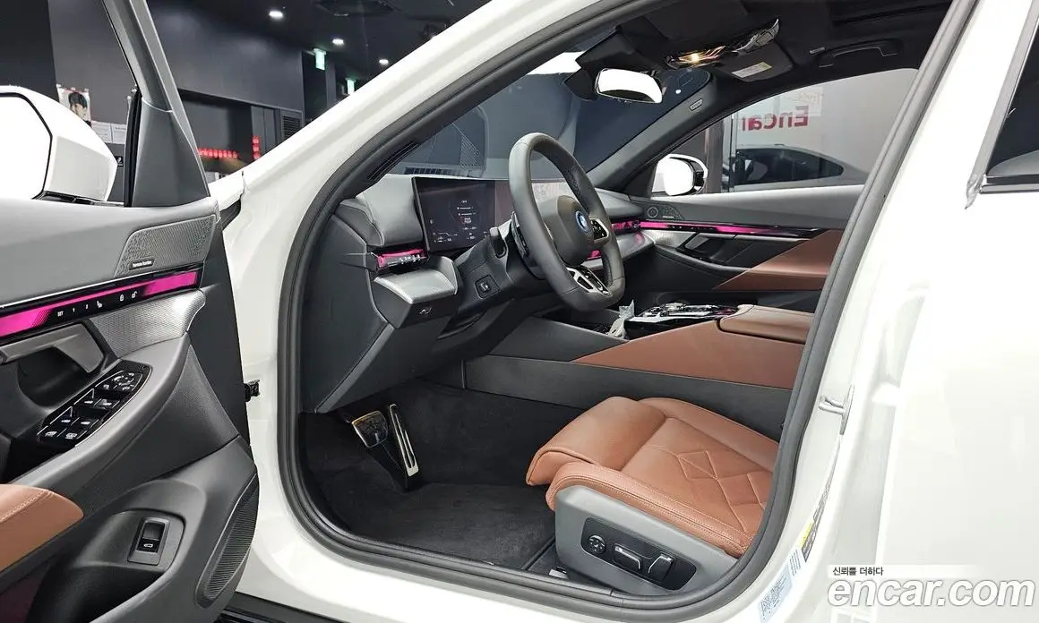 BMW 5 серия 2025 2.0 автомат (гидро), фото 13