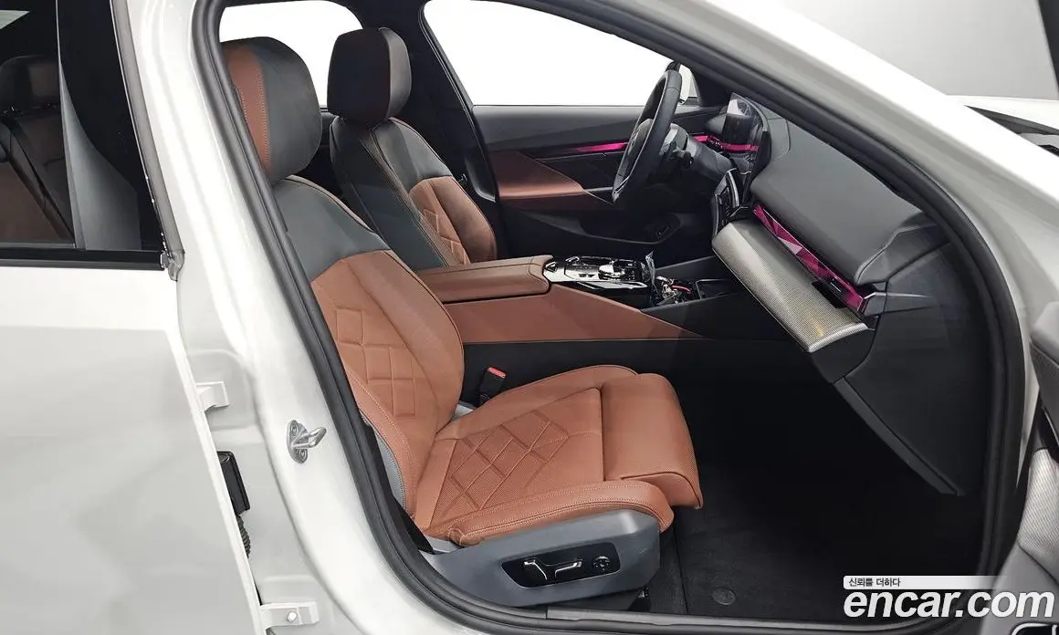 BMW 5 серия 2025 2.0 автомат (гидро), фото 16