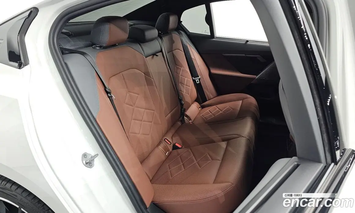 BMW 5 серия 2025 2.0 автомат (гидро), фото 17