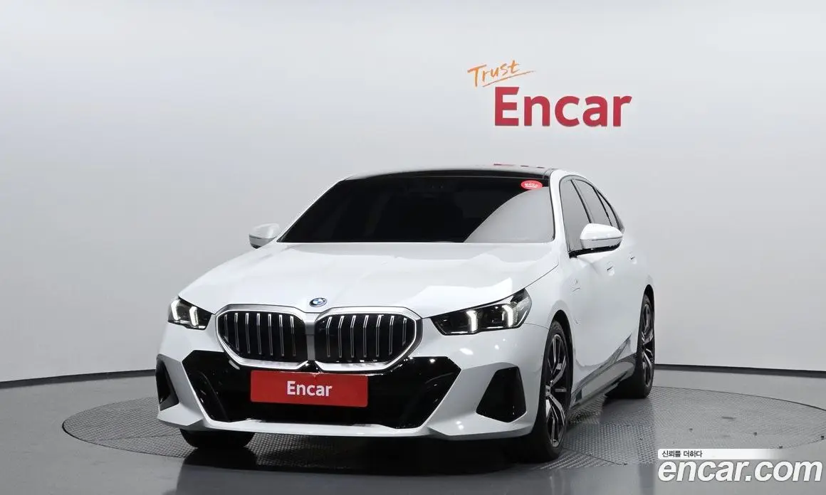 BMW 5 серия 2025 2.0 автомат (гидро), фото 3