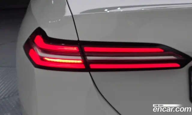 BMW 5 серия 2025 2.0 автомат (гидро), миниатюра 9
