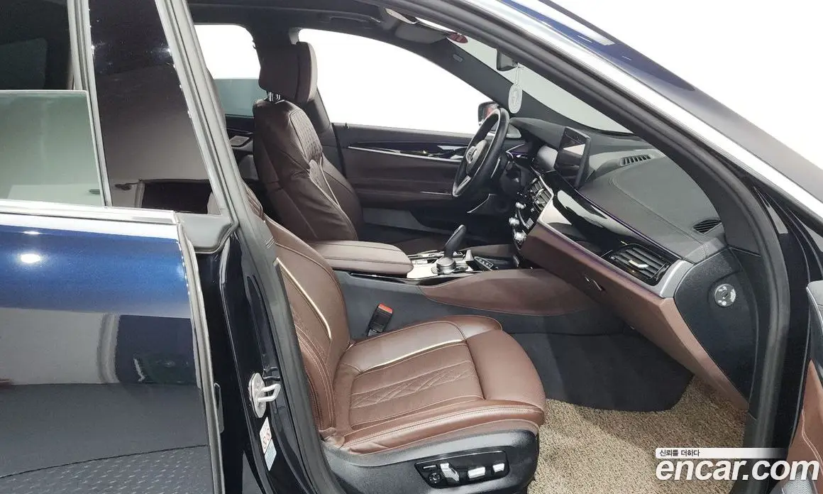 BMW 6 серия 2023 3.0 автомат (гидро), фото 16