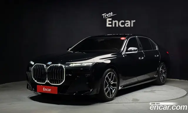 BMW 7 серия, 2025, 8 145 км