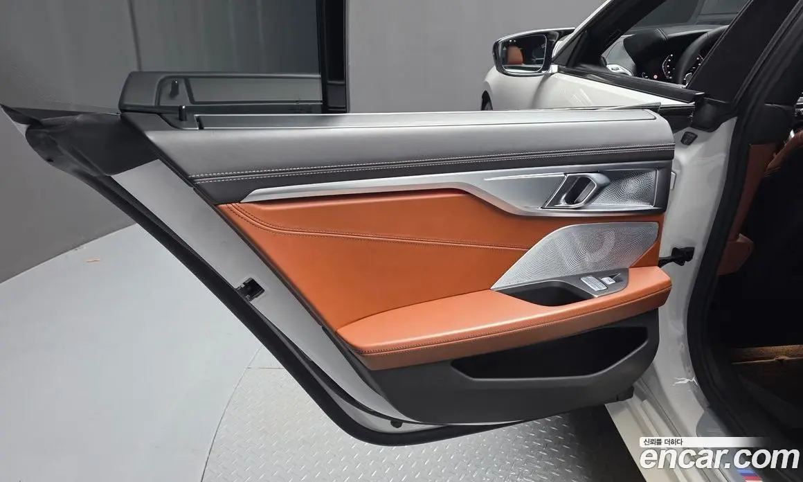 BMW 8 серия 2022 4.4 автомат (гидро), фото 15 BMW 8 серия 2022 4.4 автомат (гидро), фото 15