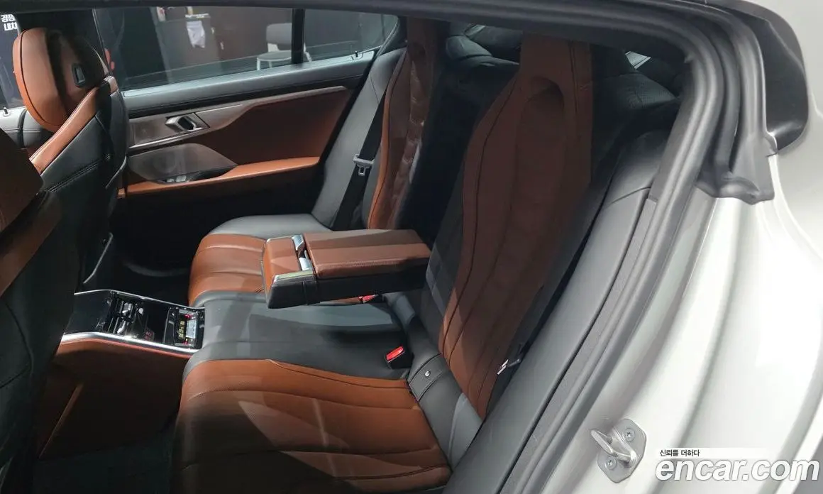 BMW 8 серия 2022 4.4 автомат (гидро), фото 16 BMW 8 серия 2022 4.4 автомат (гидро), фото 16