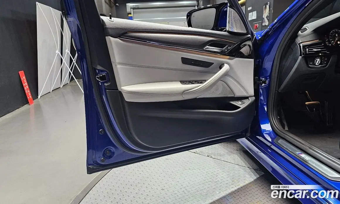 BMW M5 2019 4.4 автомат (гидро), фото 14 BMW M5 2019 4.4 автомат (гидро), фото 14