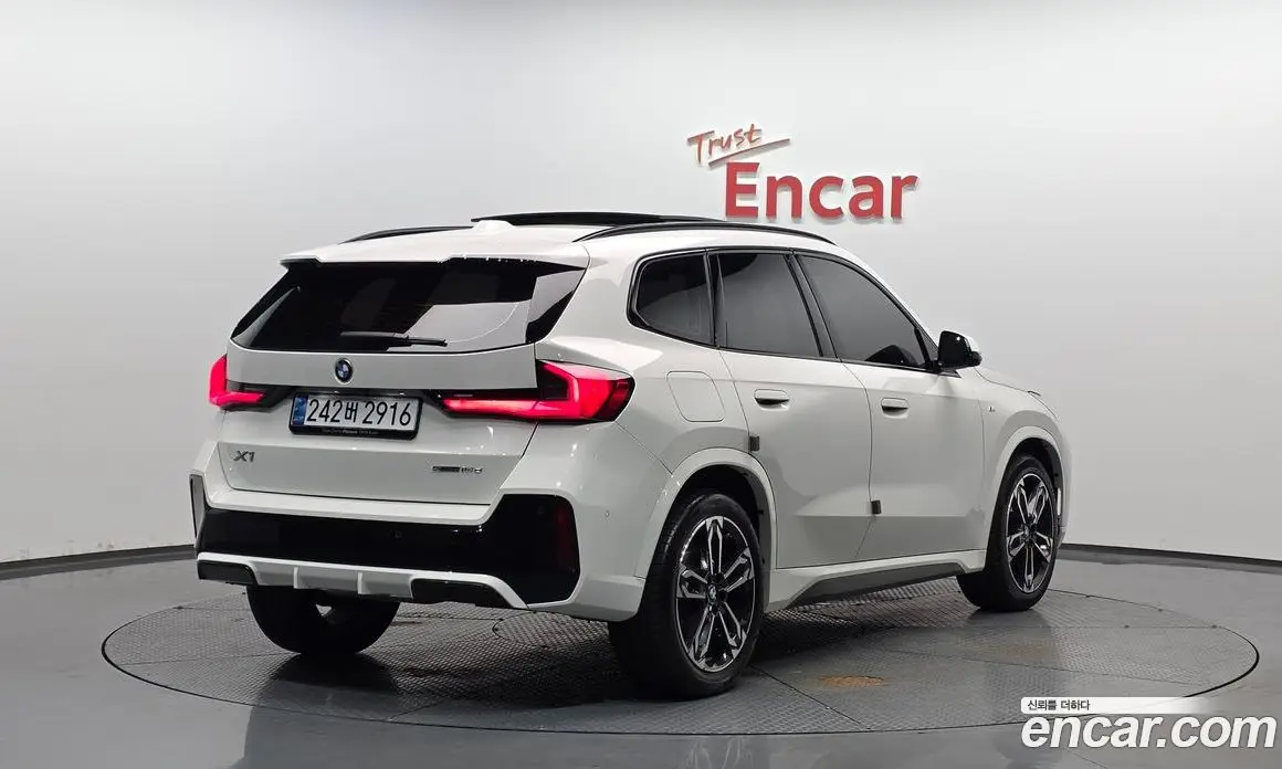 BMW X1 2024 2.0 автомат (гидро), фото 1 BMW X1 2024 2.0 автомат (гидро), фото 1