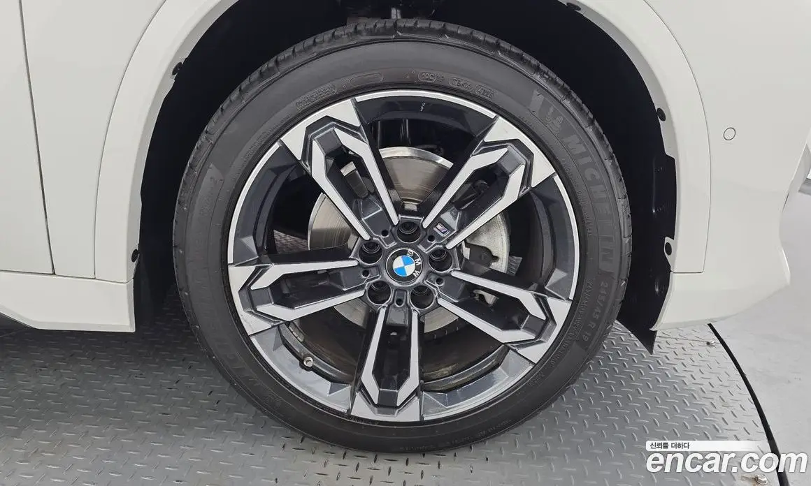 BMW X1 2024 2.0 автомат (гидро), фото 4 BMW X1 2024 2.0 автомат (гидро), фото 4
