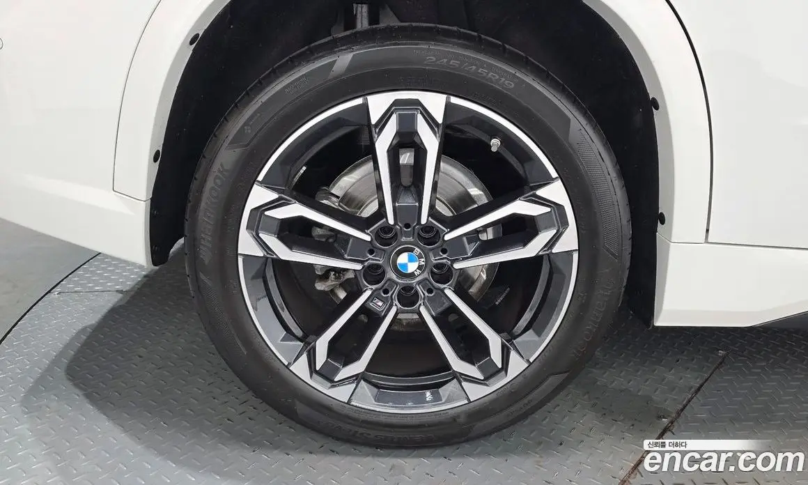 BMW X1 2024 2.0 автомат (гидро), фото 6 BMW X1 2024 2.0 автомат (гидро), фото 6