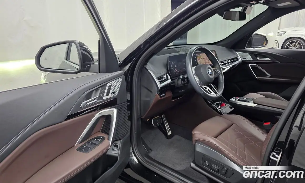BMW X1 2024 2.0 автомат (гидро), фото 13