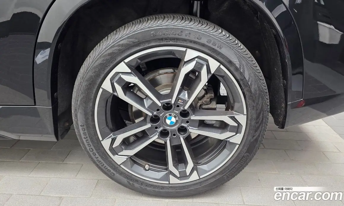 BMW X1 2024 2.0 автомат (гидро), фото 7