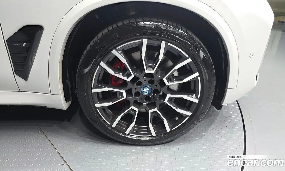 BMW X5 2023 3.0 автомат (гидро), фото 7