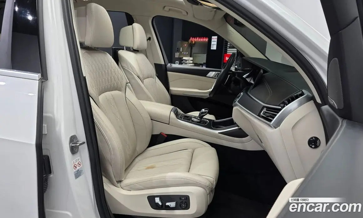 BMW X7 2022 3.0 автомат (гидро), фото 17