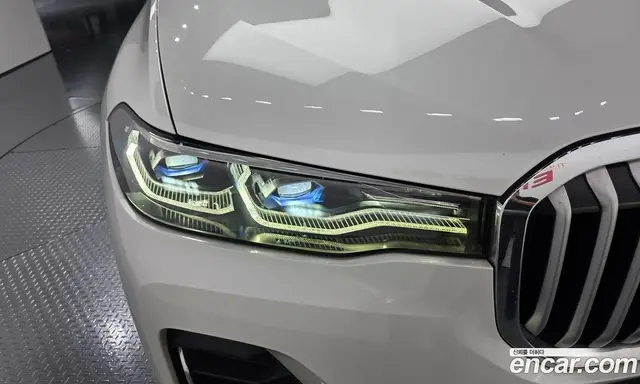 BMW X7 2022 3.0 автомат (гидро), миниатюра 8