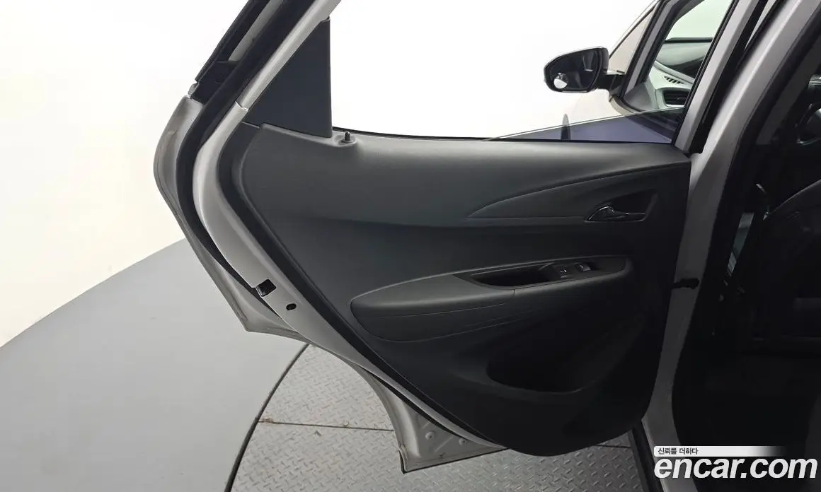 Chevrolet Bolt EV 2018 0.2 автомат (гидро), фото 15 Chevrolet Bolt EV 2018 0.2 автомат (гидро), фото 15