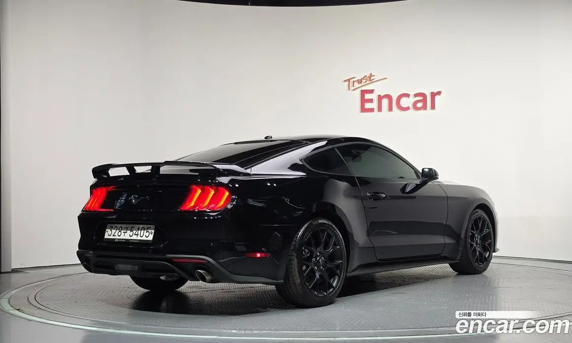 Ford Mustang 2019 2.3 автомат (гидро), фото 2 Ford Mustang 2019 2.3 автомат (гидро), фото 2