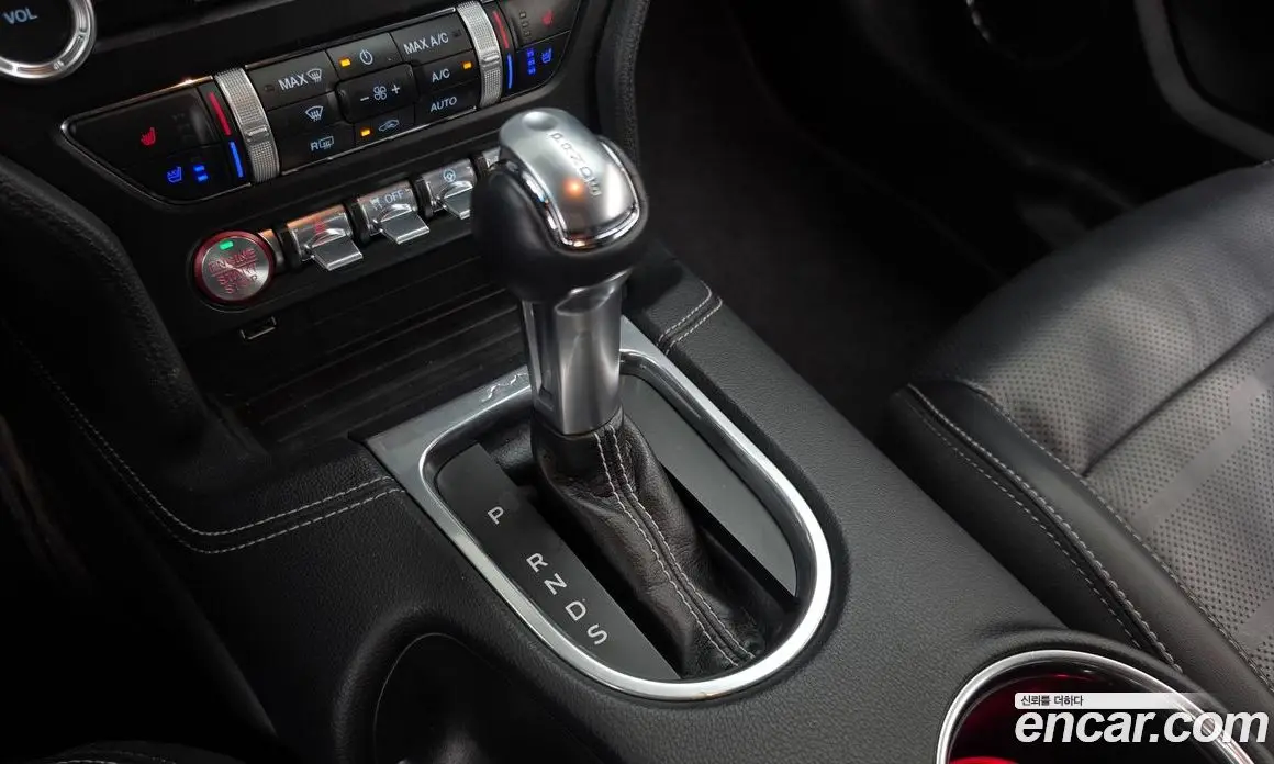 Ford Mustang 2019 2.3 автомат (гидро), фото 12 Ford Mustang 2019 2.3 автомат (гидро), фото 12