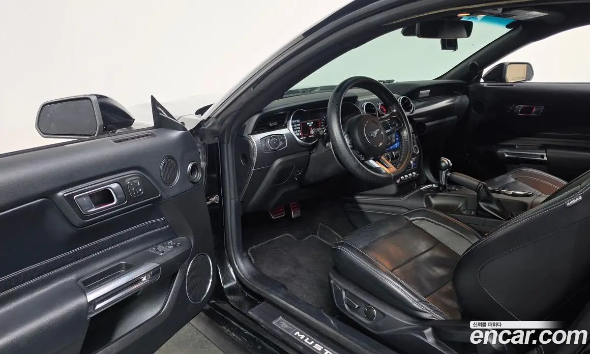 Ford Mustang 2019 2.3 автомат (гидро), фото 13 Ford Mustang 2019 2.3 автомат (гидро), фото 13