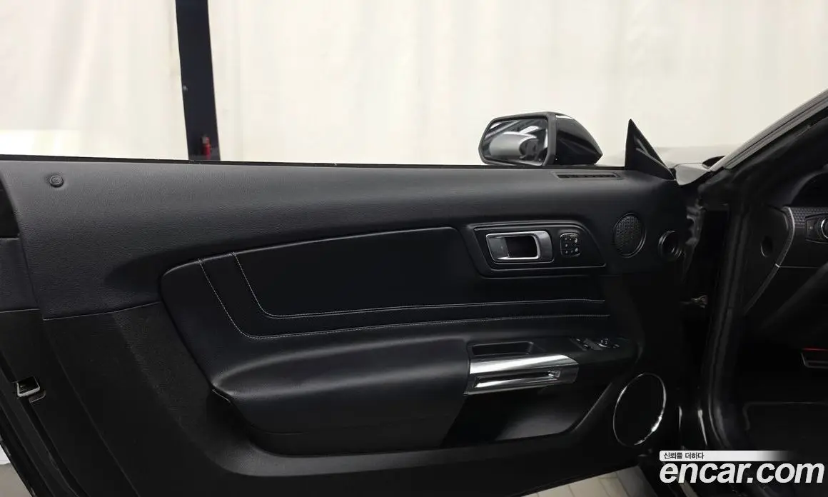 Ford Mustang 2019 2.3 автомат (гидро), фото 14 Ford Mustang 2019 2.3 автомат (гидро), фото 14