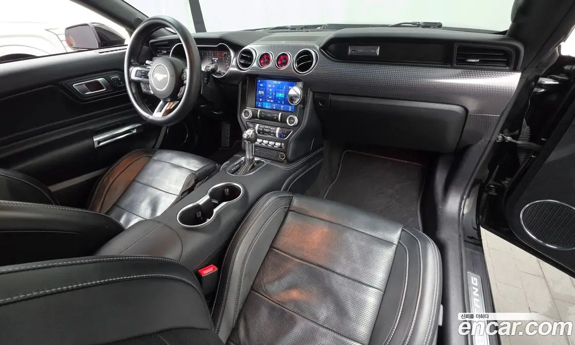 Ford Mustang 2019 2.3 автомат (гидро), фото 10 Ford Mustang 2019 2.3 автомат (гидро), фото 10