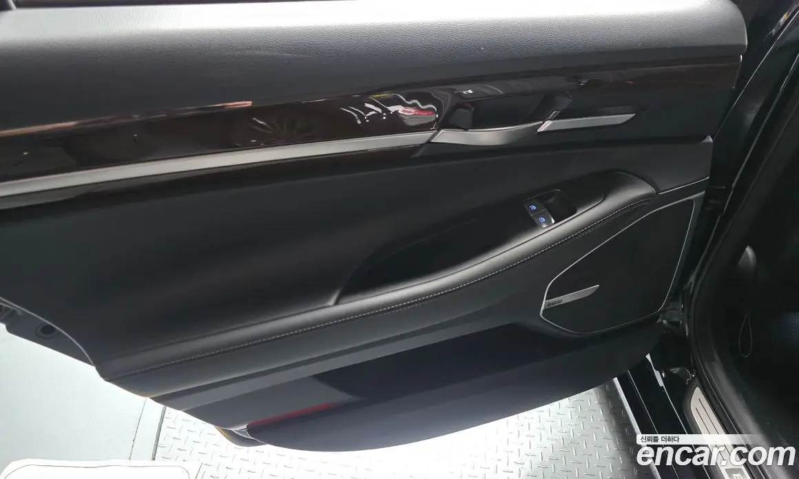 Genesis EQ900 2016 3.3 автомат (гидро), фото 14 Genesis EQ900 2016 3.3 автомат (гидро), фото 14
