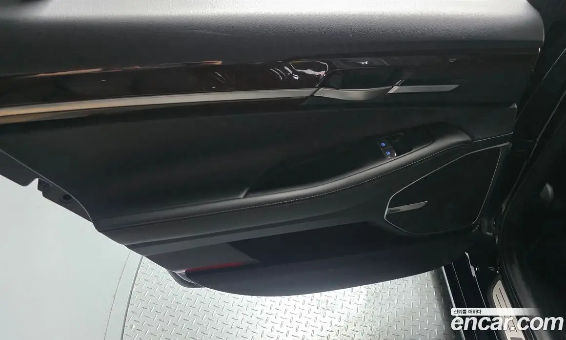 Genesis EQ900 2016 3.3 автомат (гидро), фото 15 Genesis EQ900 2016 3.3 автомат (гидро), фото 15