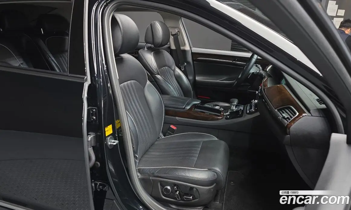 Genesis EQ900 2016 3.3 автомат (гидро), фото 18 Genesis EQ900 2016 3.3 автомат (гидро), фото 18