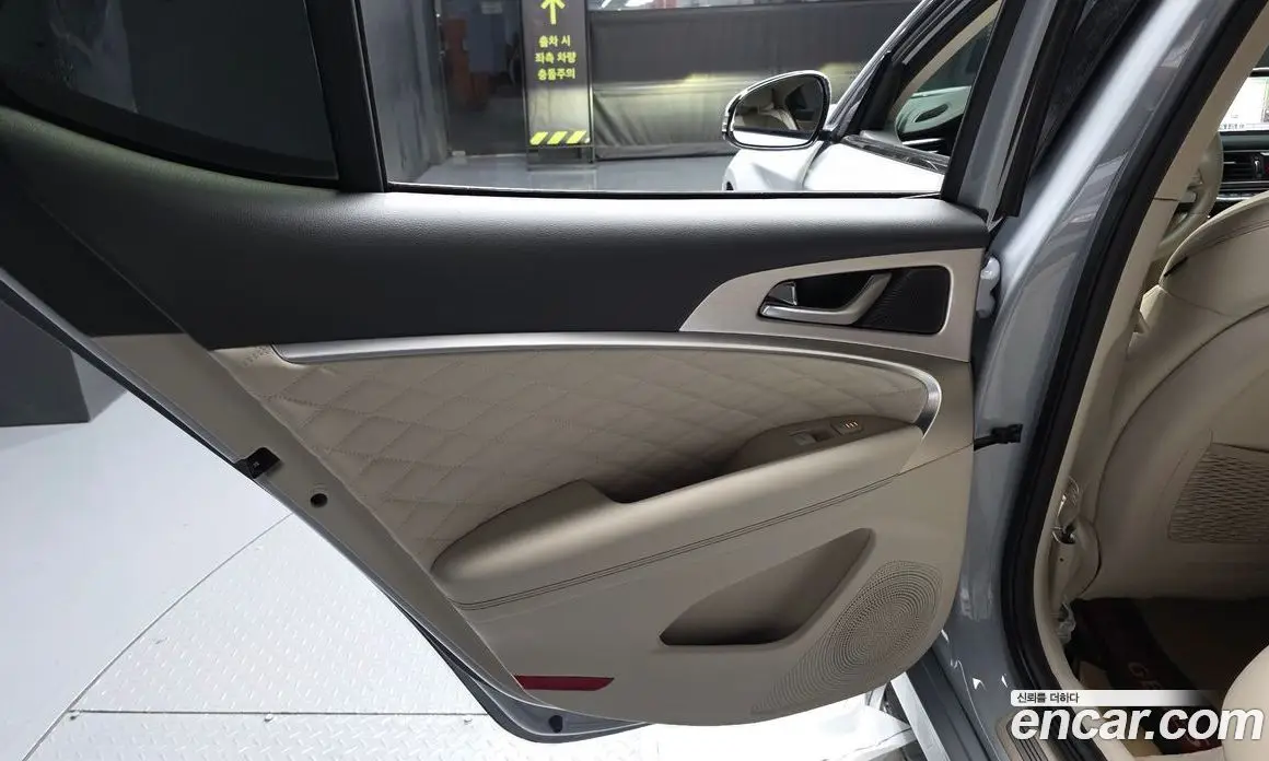 Genesis G70 2019 2.0 автомат (гидро), фото 15 Genesis G70 2019 2.0 автомат (гидро), фото 15