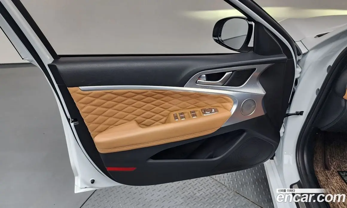 Genesis G70 2023 2.0 автомат (гидро), фото 14 Genesis G70 2023 2.0 автомат (гидро), фото 14