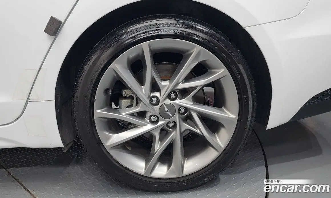 Genesis G70 2023 2.0 автомат (гидро), фото 7 Genesis G70 2023 2.0 автомат (гидро), фото 7