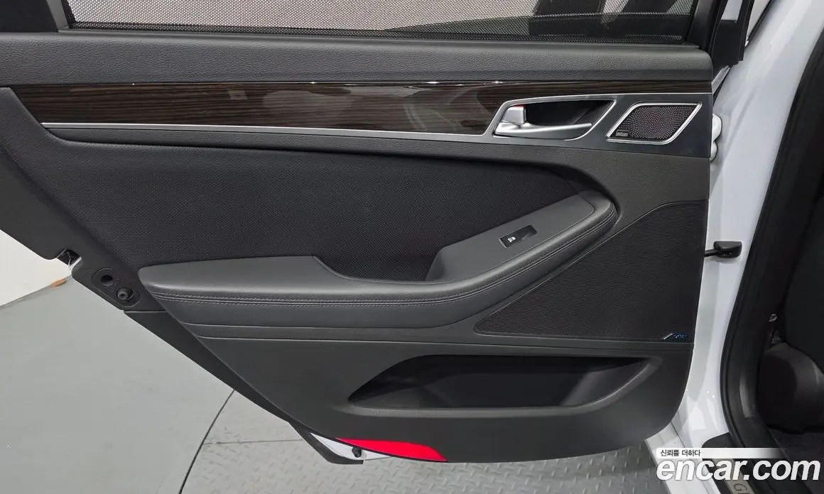 Genesis G80 2017 3.3 автомат (гидро), фото 15 Genesis G80 2017 3.3 автомат (гидро), фото 15