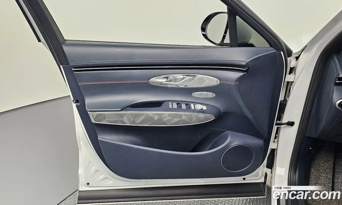 Genesis GV70 2021 2.5 автомат (гидро), фото 14 Genesis GV70 2021 2.5 автомат (гидро), фото 14