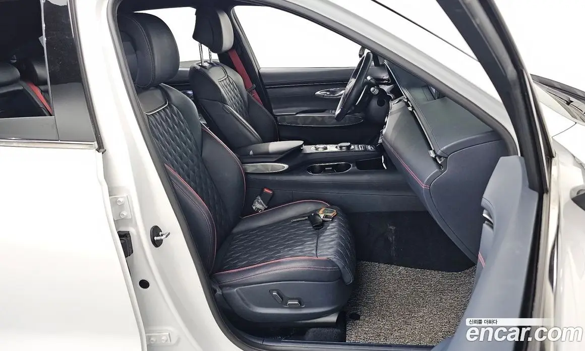 Genesis GV70 2021 2.5 автомат (гидро), фото 16 Genesis GV70 2021 2.5 автомат (гидро), фото 16
