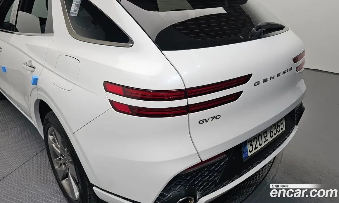Genesis GV70 2021 2.5 автомат (гидро), фото 9 Genesis GV70 2021 2.5 автомат (гидро), фото 9