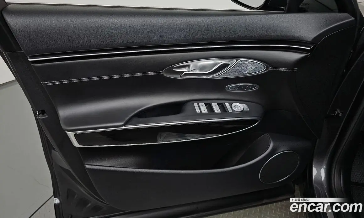 Genesis GV70 2022 2.5 автомат (гидро), фото 13 Genesis GV70 2022 2.5 автомат (гидро), фото 13