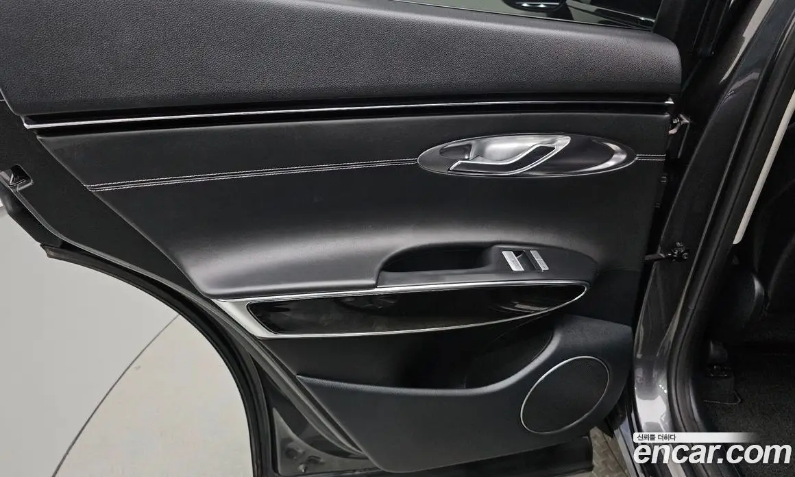 Genesis GV70 2022 2.5 автомат (гидро), фото 14 Genesis GV70 2022 2.5 автомат (гидро), фото 14