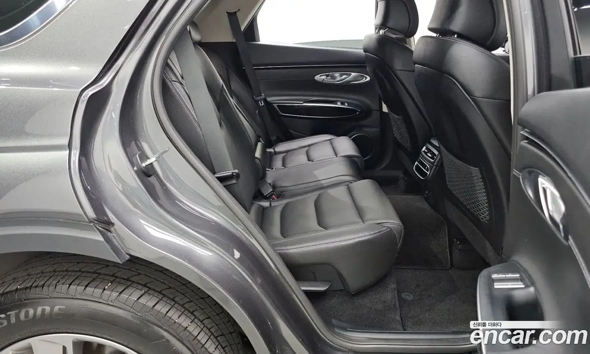 Genesis GV70 2022 2.5 автомат (гидро), фото 17 Genesis GV70 2022 2.5 автомат (гидро), фото 17