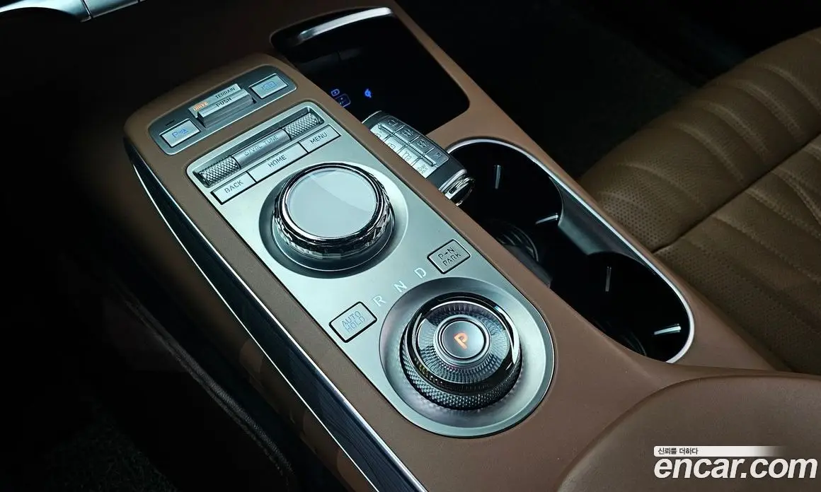 Genesis GV70 2024 2.5 автомат (гидро), фото 12 Genesis GV70 2024 2.5 автомат (гидро), фото 12