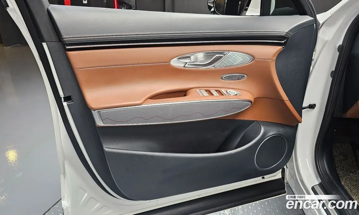 Genesis GV70 2024 2.5 автомат (гидро), фото 14 Genesis GV70 2024 2.5 автомат (гидро), фото 14