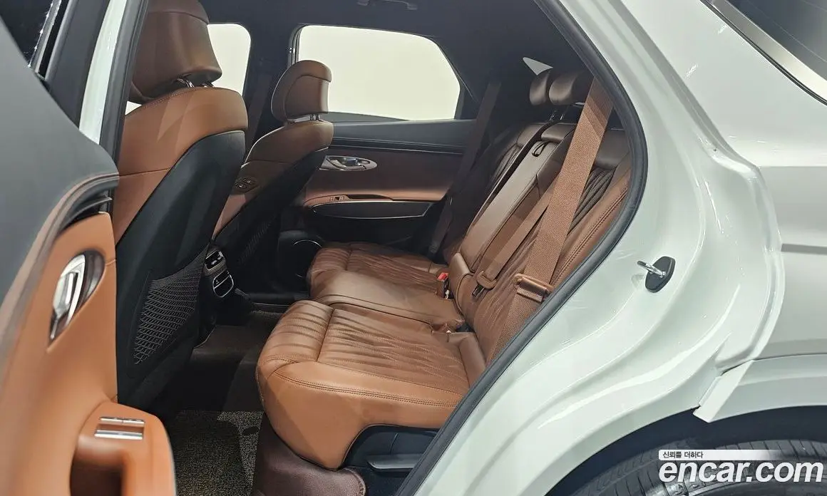 Genesis GV70 2024 2.5 автомат (гидро), фото 16 Genesis GV70 2024 2.5 автомат (гидро), фото 16