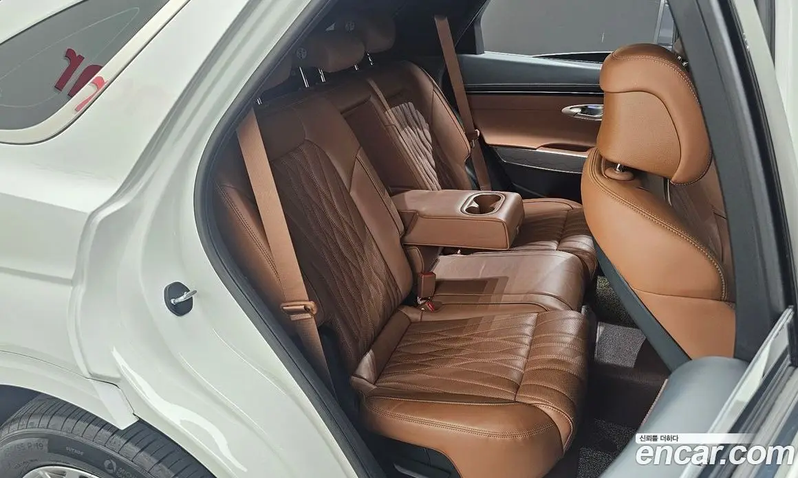 Genesis GV70 2024 2.5 автомат (гидро), фото 17 Genesis GV70 2024 2.5 автомат (гидро), фото 17