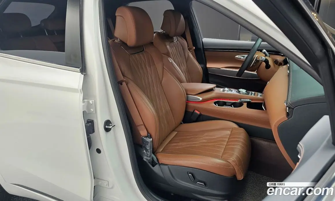 Genesis GV70 2024 2.5 автомат (гидро), фото 18 Genesis GV70 2024 2.5 автомат (гидро), фото 18