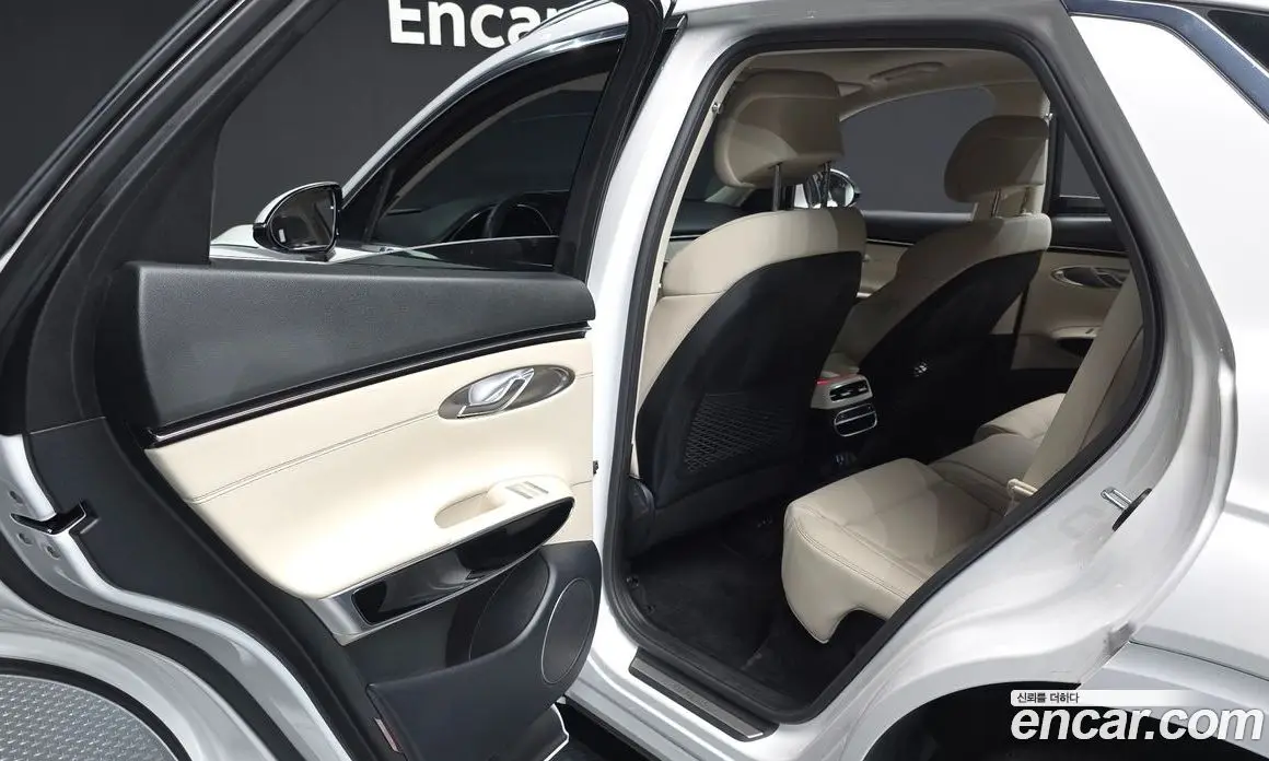 Genesis GV70 2024 2.5 автомат (гидро), фото 16 Genesis GV70 2024 2.5 автомат (гидро), фото 16