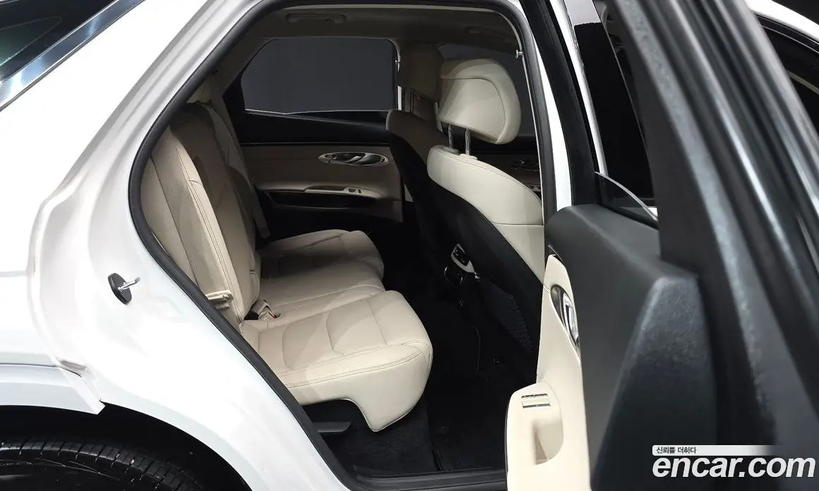 Genesis GV70 2024 2.5 автомат (гидро), фото 18 Genesis GV70 2024 2.5 автомат (гидро), фото 18
