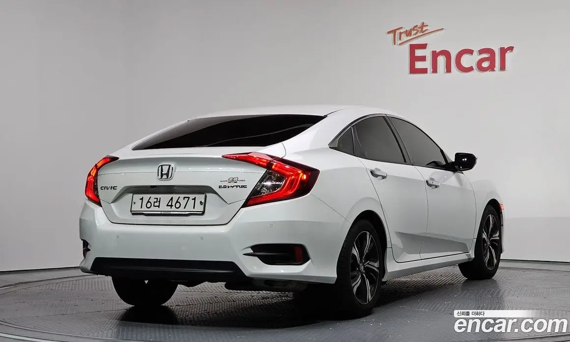 Honda Civic 2017 2.0 автомат (гидро), фото 2 Honda Civic 2017 2.0 автомат (гидро), фото 2