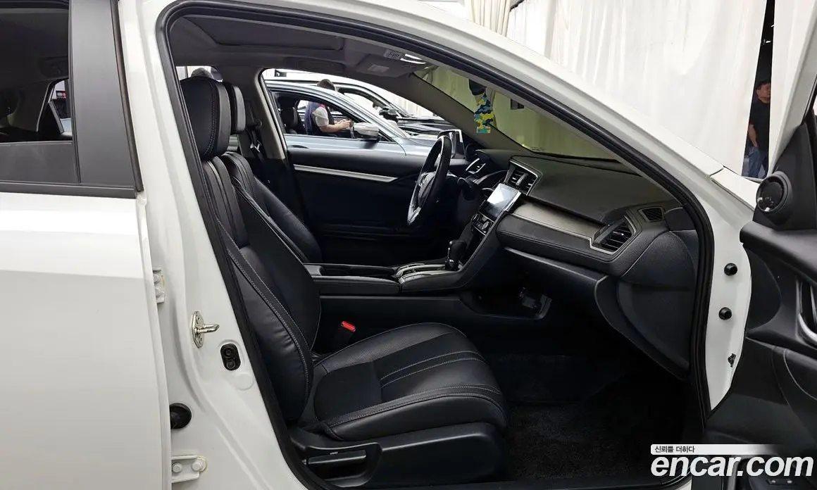 Honda Civic 2017 2.0 автомат (гидро), фото 17 Honda Civic 2017 2.0 автомат (гидро), фото 17